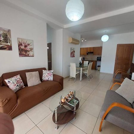 Sunny 2 Bedroom Larnaca Center Εξωτερικό φωτογραφία