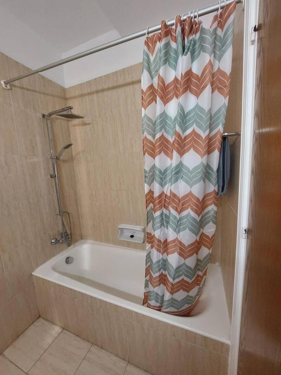 Sunny 2 Bedroom Larnaca Center Εξωτερικό φωτογραφία
